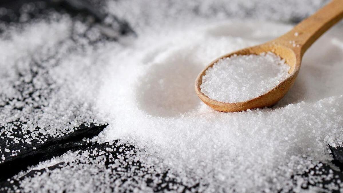 Non-Iodized Sea Salt vs Iodized Table Salt, What Is the Difference Health-wise TheWellthieone