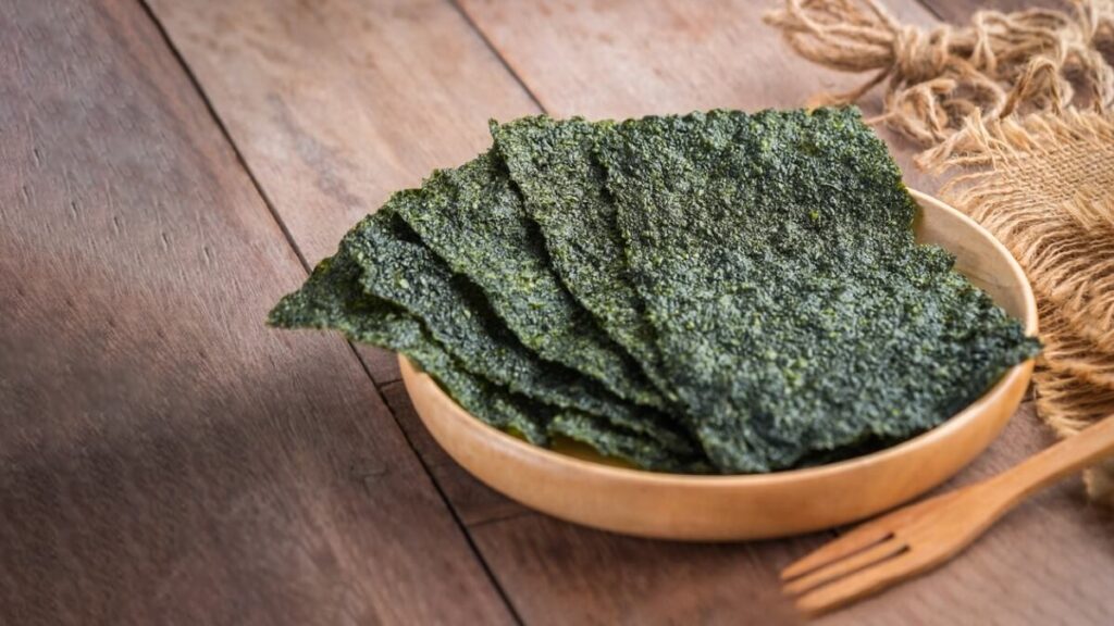 10 Exceptional Healthy Reasons to Eat Seaweed Chips and Snacks