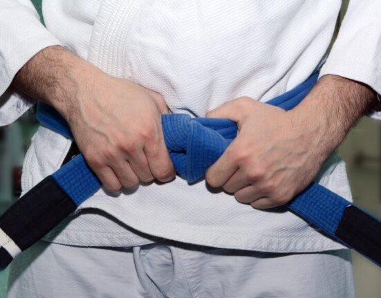 How To Tie A Gi Belt Step By Step - It’s Easy! Thewellthieone