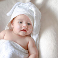 Baby Eczema vs Acne & 2 Natural Balms To Help Soothe Baby’s Skin TheWellthieone