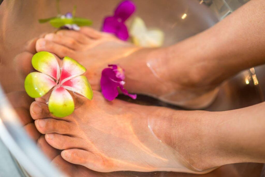 Soaking your feet before using a foot peeling spray is optional, but a welcomed step for great results.
