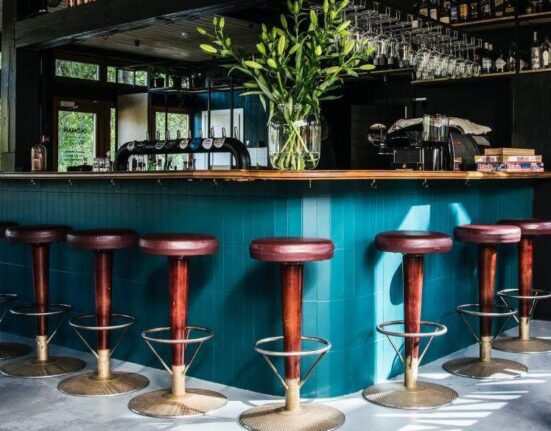 Give Your Party A Sophisticated Vibe With Mid Century Modern Bar Stools – 5 Picks! TheWellthieone