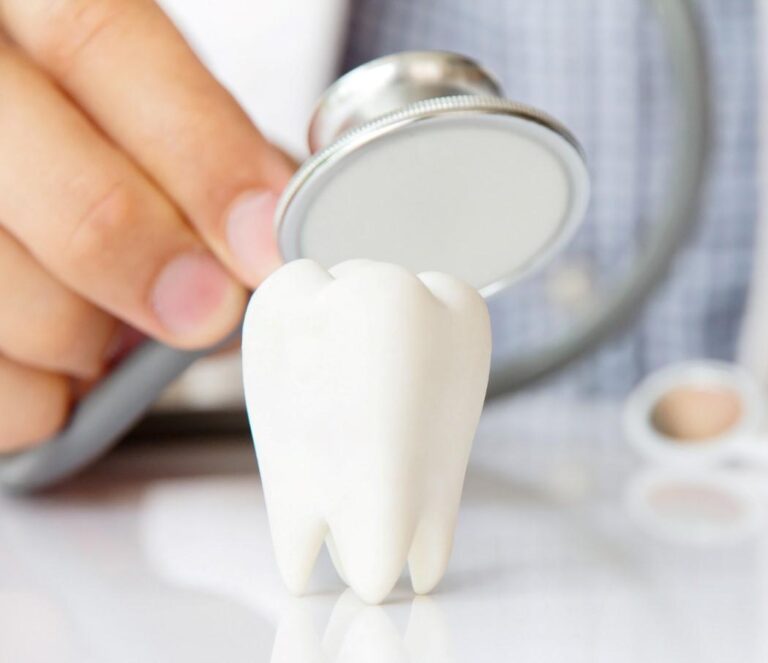 can-wisdom-teeth-cause-neck-pain-thewellthieone
