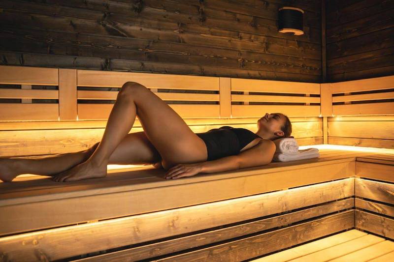 Saunas effectively reduce physical stress on the body as it promotes deep breathing and relaxing heat that relieves sore muscles.