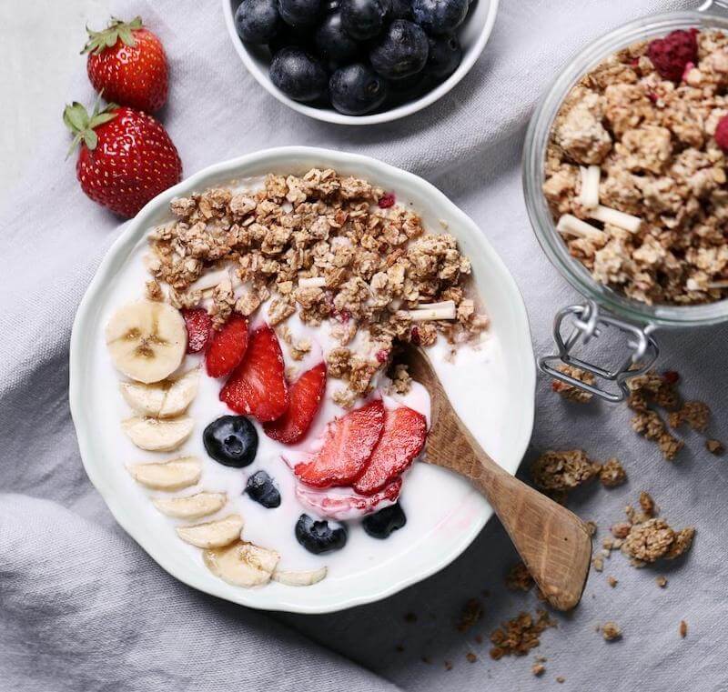 Is granola gluten-free? Granola is a healthy choice rich in minerals, fiber, proteins and healthy fats, many of which are gluten-free.