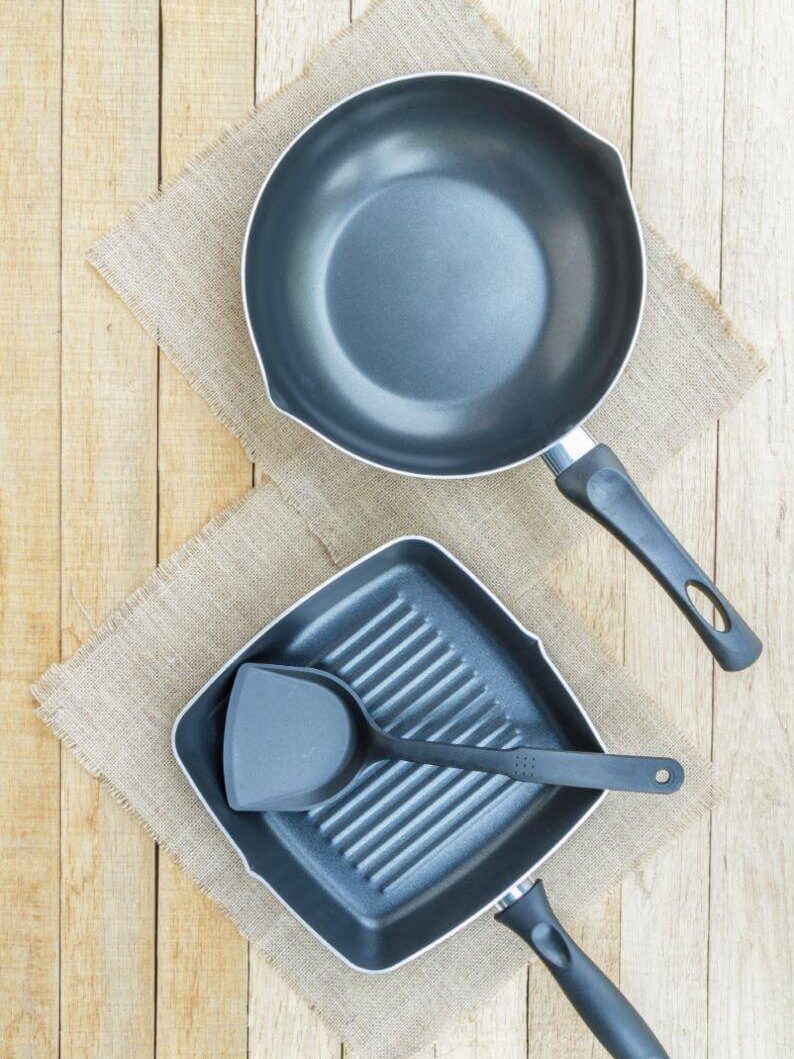 This is what a typical non-stick Teflon coated pan looks like.  For health reasons, this type of coating should be avoided due to PFOA exposure.  There are other much healthier and flavorful pans for cooking fish!
