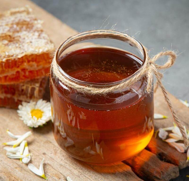To make honey powder, you can use any honey that you choose.
