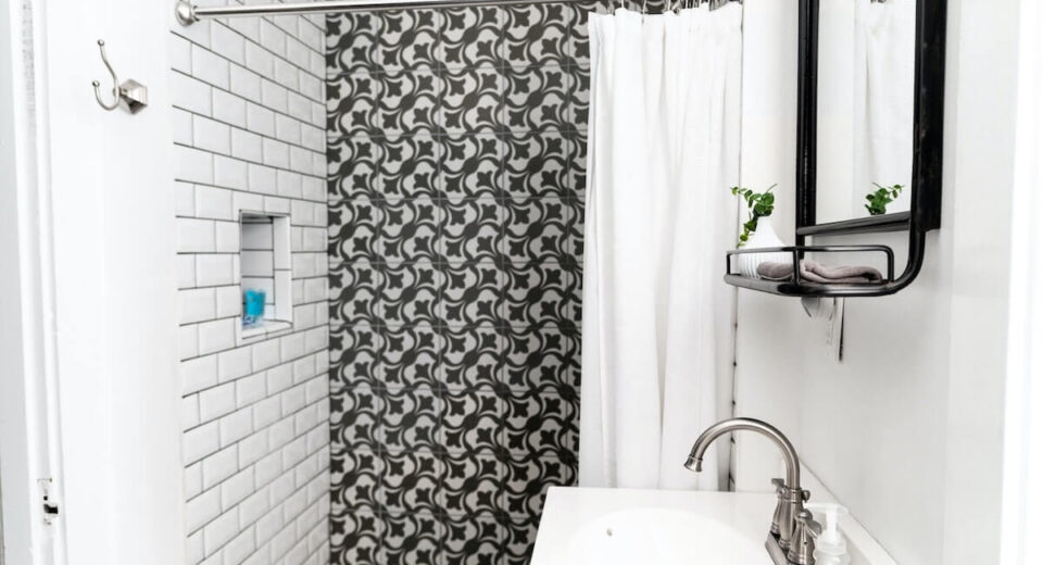 Glamor Up Your Bathroom With 5 Mid Century Modern Shower Curtain Designs TheWellthieone