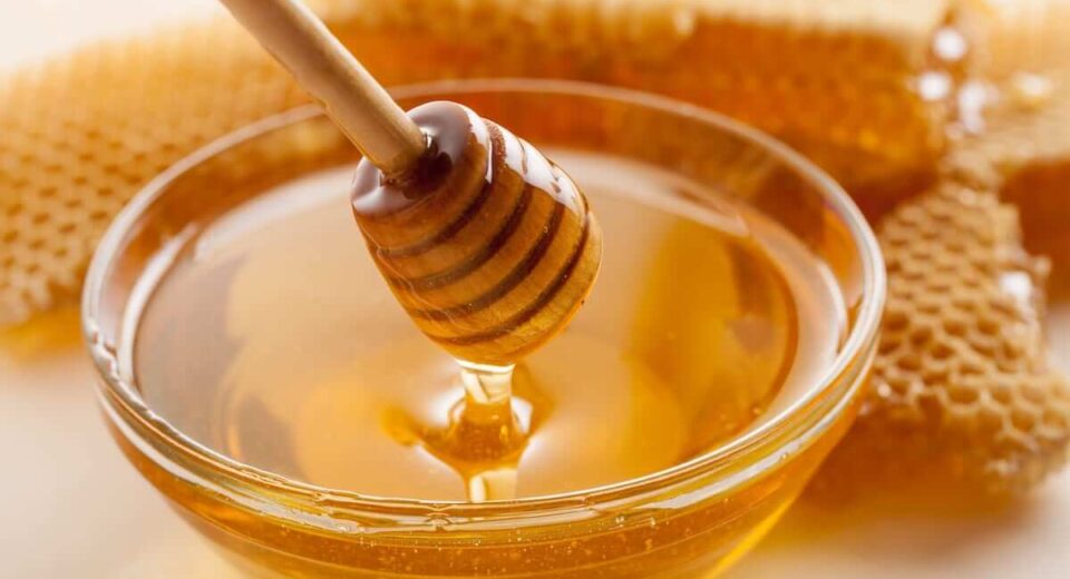 12 Sweet Ways to Use A Honey Stick - #10 Will Surprise You! TheWellthieone