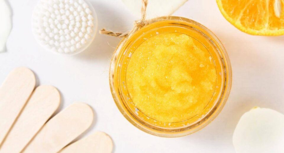 Once You Make Our Homemade Turmeric Scrub, You Won’t Want Anything Else! TheWellthieone