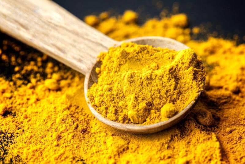 There are 200mg of curcurmin, turmeric’s active anti-inflammatory ingredient, in 1 teaspoon of dried turmeric powder.
