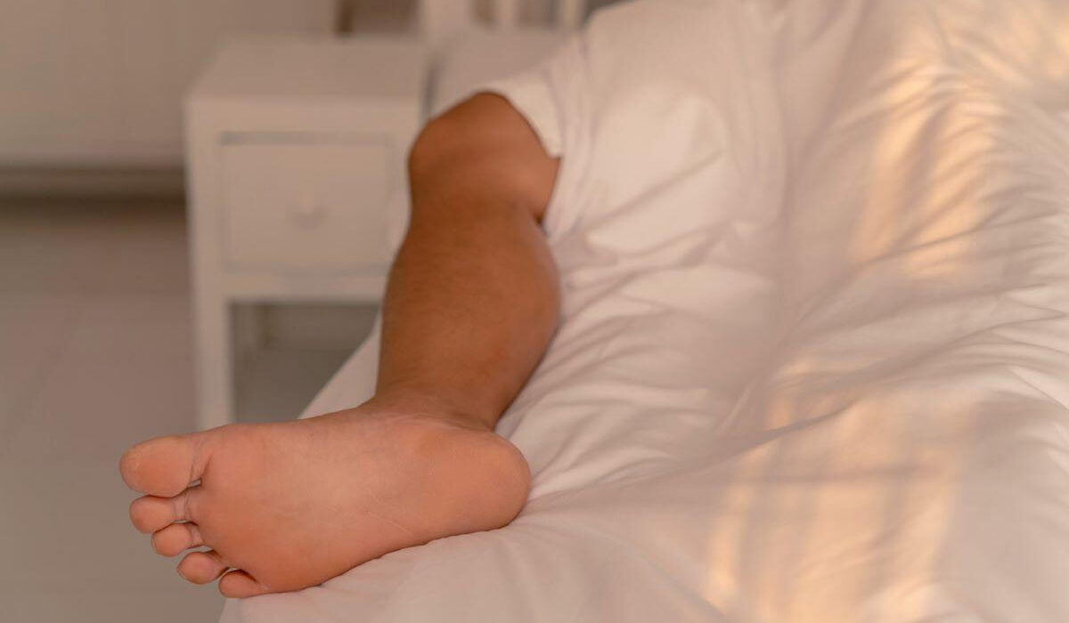 How Can Copper Compression Socks Help With RLS? Get A Better Sleep Tonight! Thewellthieone