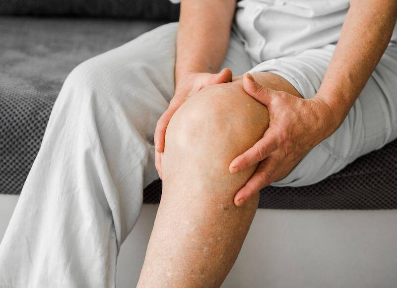 Arthritic knees often are swollen with a bumpy appearance.

