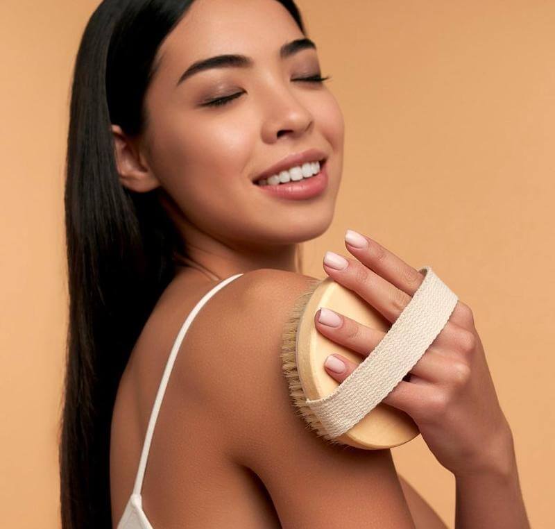 A great time to do dry brushing is in the morning to help you wake up with natural energy from the stimulation of nerves and the drainage of the lymphatic system.  
