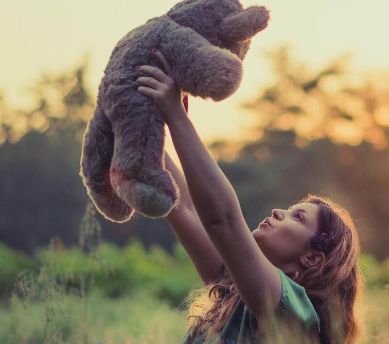 Children of all ages are finding health benefits from reduced anxiety from cuddling with weighted stuffed animals. 