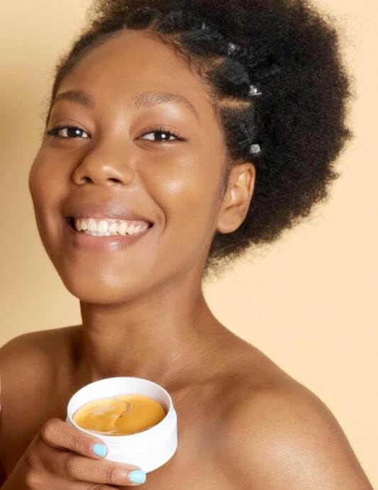 You will be impressed with yourself when you make this healing, skin loving turmeric scrub at home for mere pennies!
