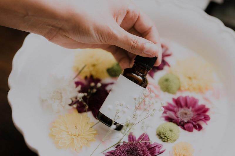 Using essential oils are also good to use in conjunction with Epsom salt baths because many of them, like lavender,  naturally reduce inflammation, which gives pain relief.