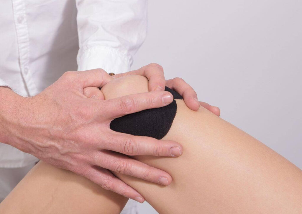 The irritation of a potentially pinched sciatic nerve can also cause a sharp, shooting pain in the knees.