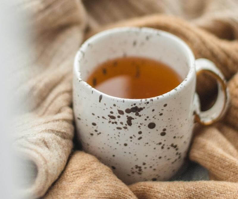 Sipping on warm herbal tea for gout symptoms is an easy way to reduce uric acid levels. 