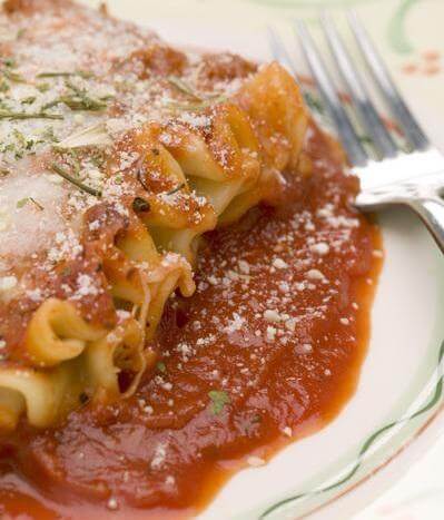 Choosing a pureed tomato sauce keeps a smooth consistency and is a preference of many Italians. 