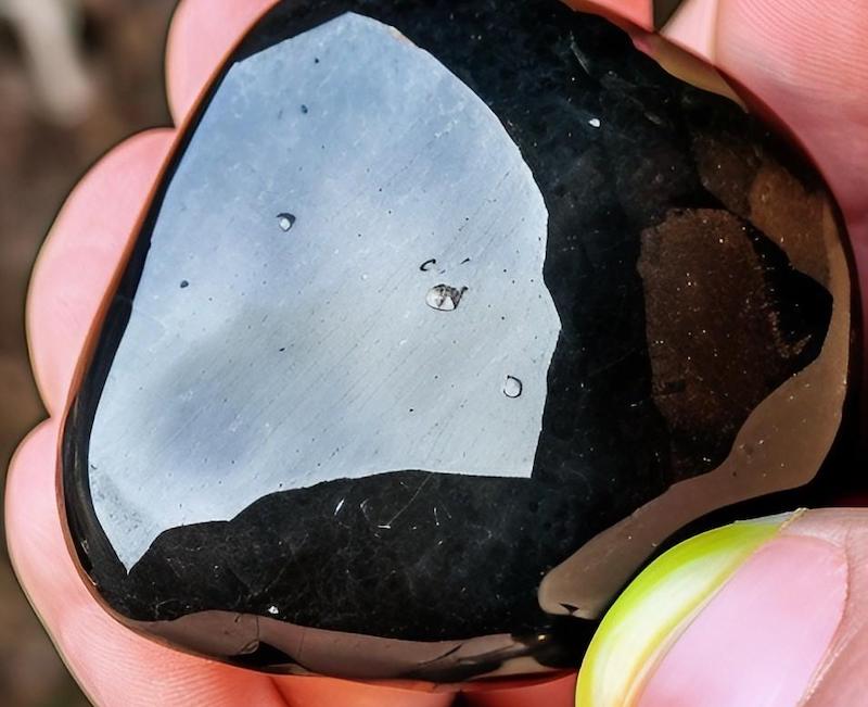 Shungite comes in polished and raw forms. 