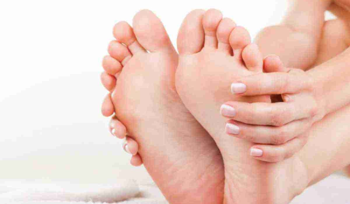 The Secret To Unbelievably Soft Feet Is Natural & Gentle Foot Peeling Spray - TheWellthieone