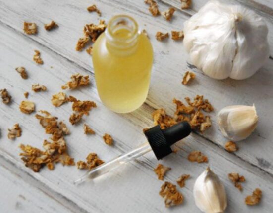 Garlic Mullein Oil – A Powerful Earache Remedy