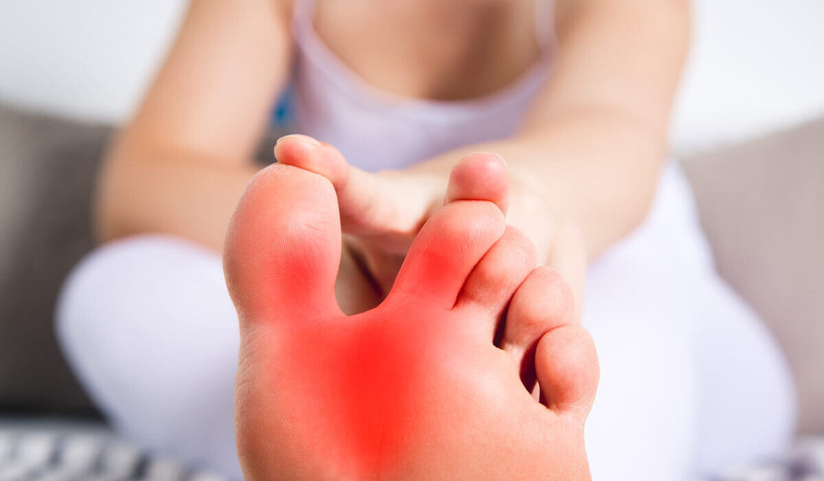 Pinky Toe Pain Causes & Natural Solutions To Heal It Fast! TheWellthieone