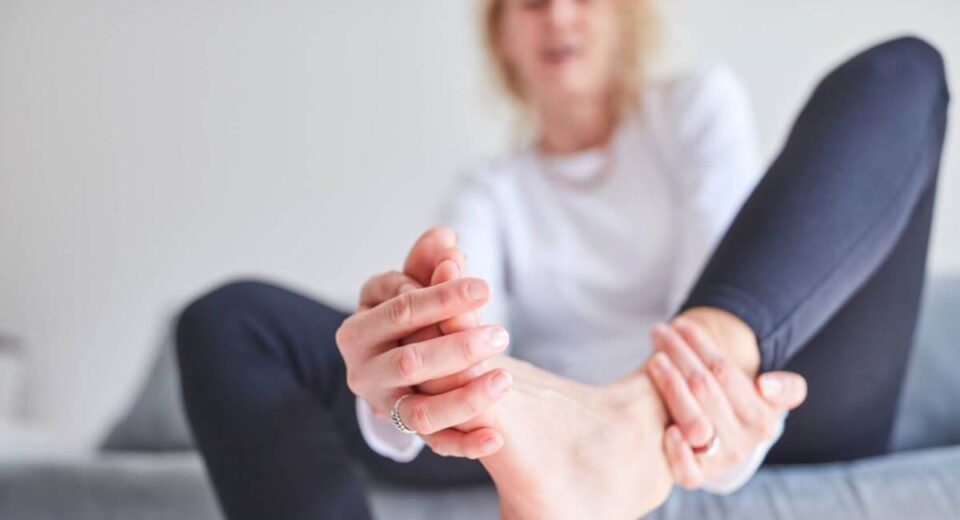 Sprained Toe vs. Broken Toe: What’s the Difference? TheWellthieone