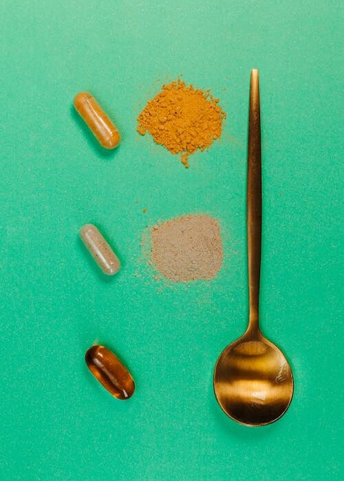 Ashwagandha supplement powder and capsules for anxiety relief