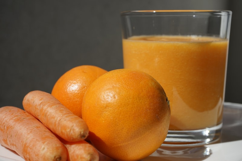 Fresh oranges and fruits rich in quercetin and vitamin C for natural allergy support