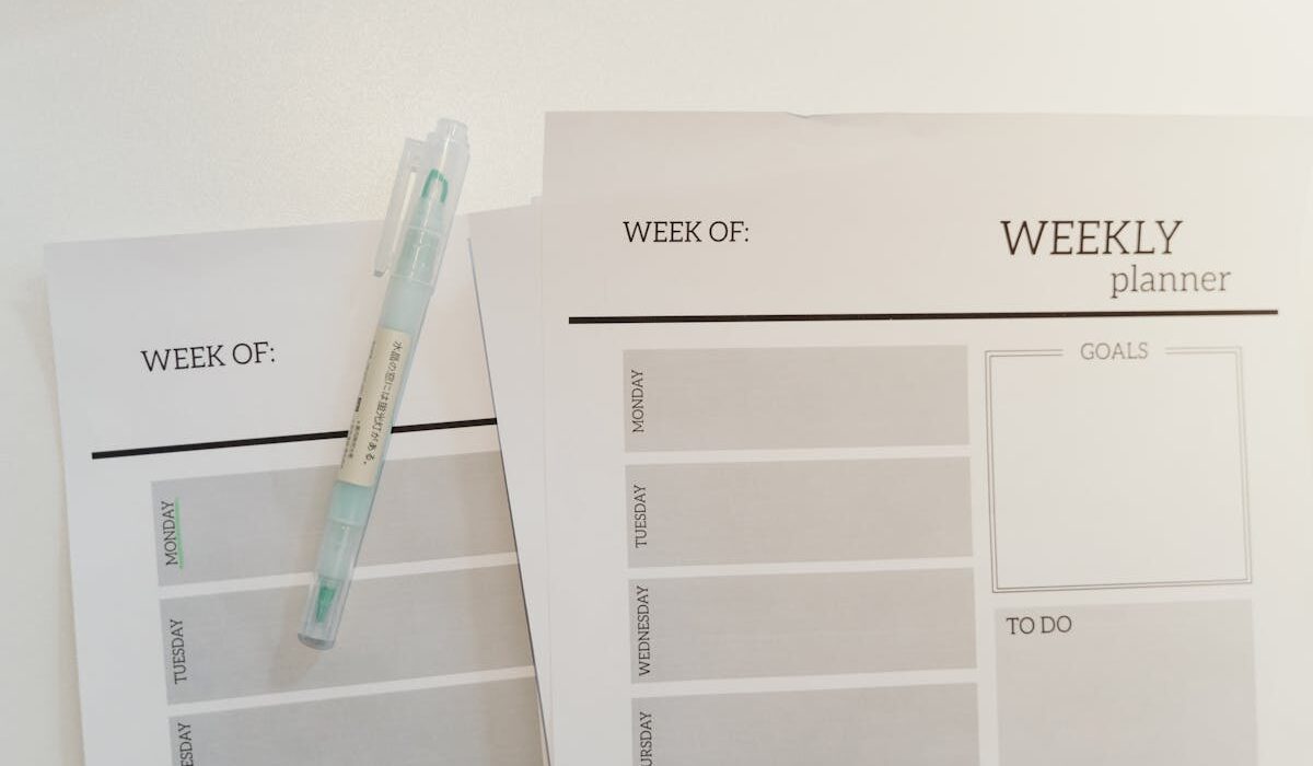 Time blocking for beginners written into a daily schedule