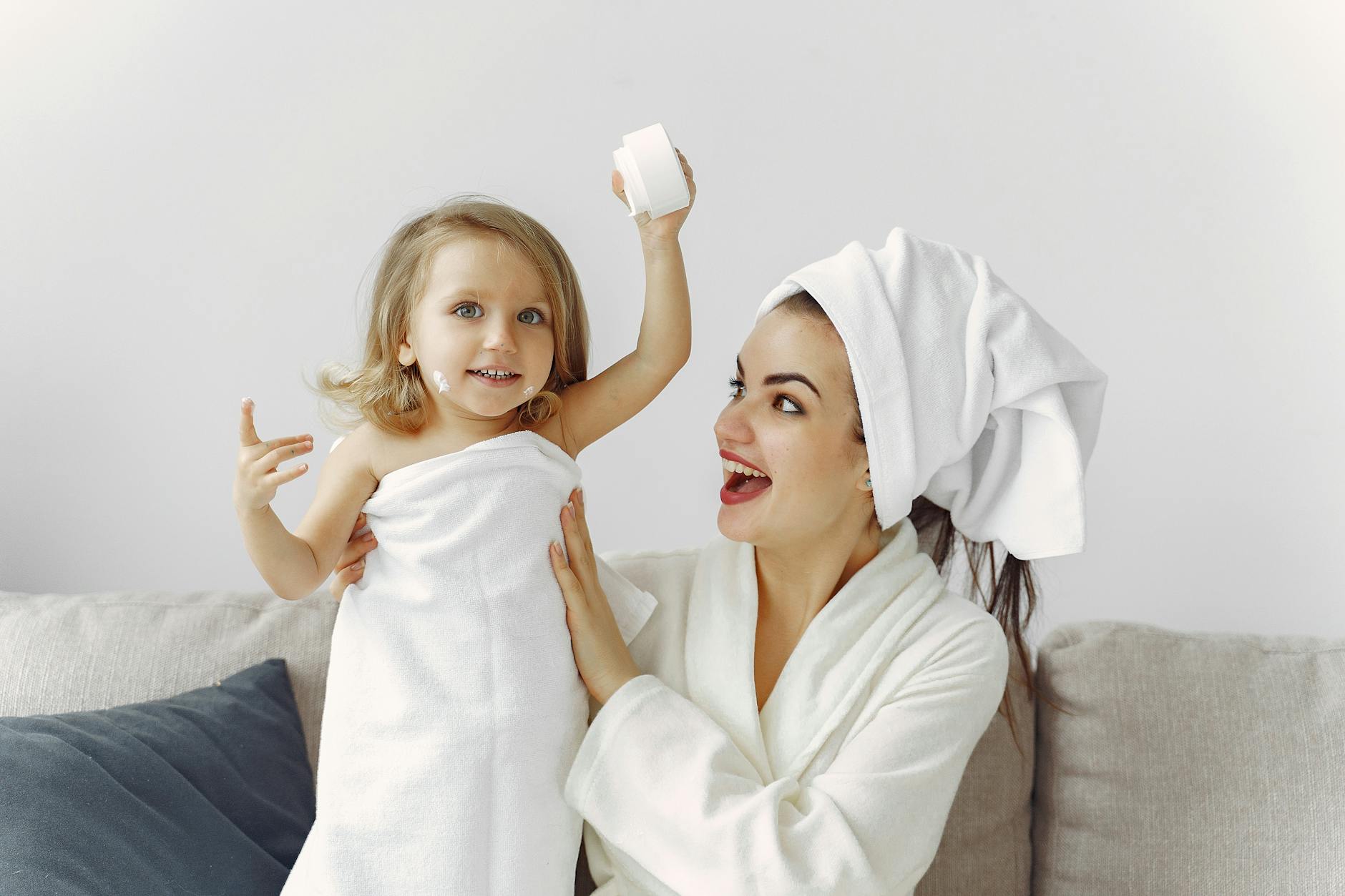 Small Child With Skin Rash for What Is The Most Toxic Laundry Detergent? (Tide, Gain, Persil and the 5 Brands to Avoid)