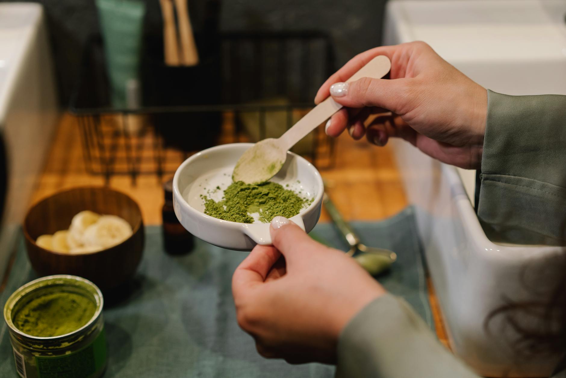 Spirulina Chlorella Powder Bowl for Heavy Metal Detox Smoothie: 5 Recipes That Actually Work (With Cilantro and Chlorella)