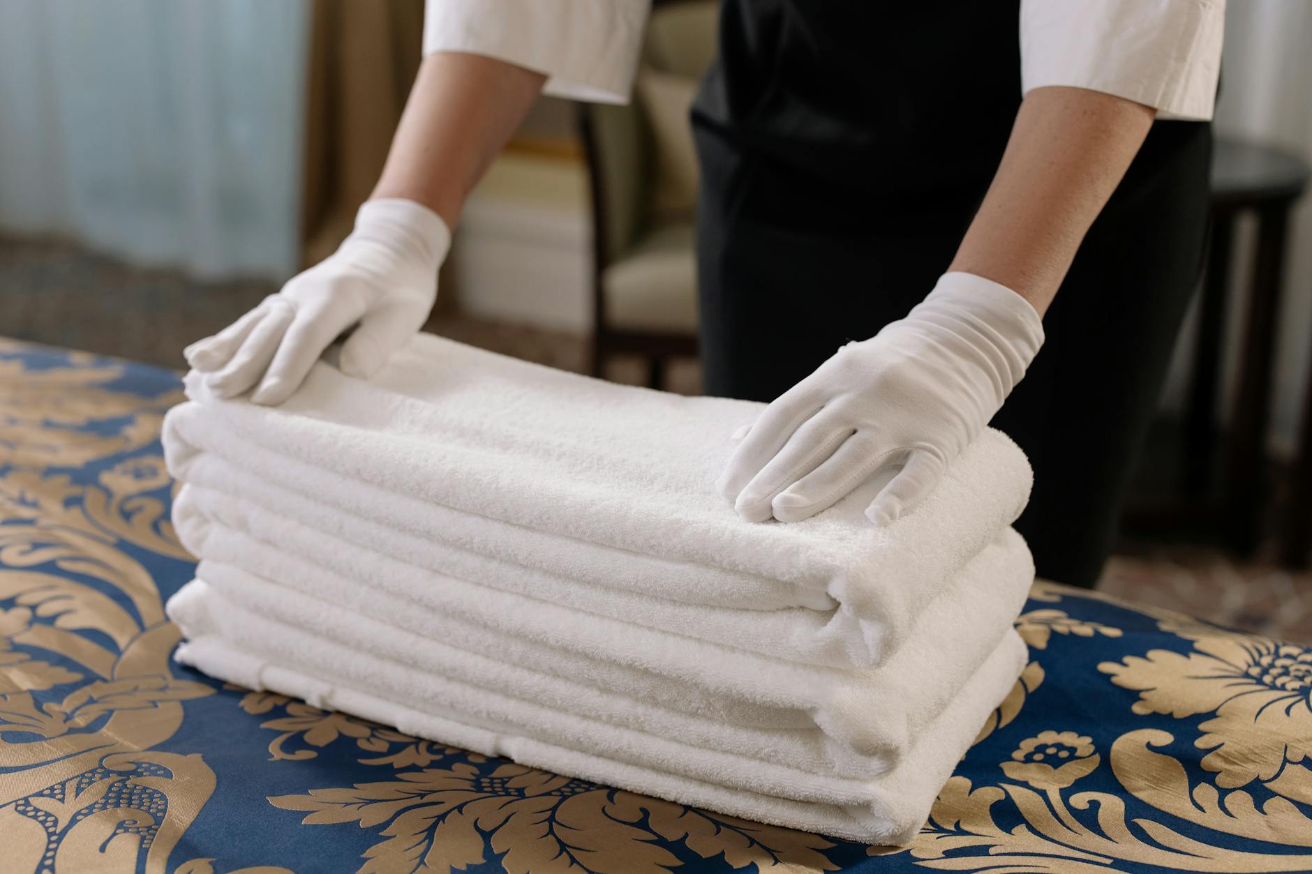 Clean White Folded Laundry for Best Non Toxic Laundry Detergent: Tested and Ranked for 2026 (Top 3 Brands)