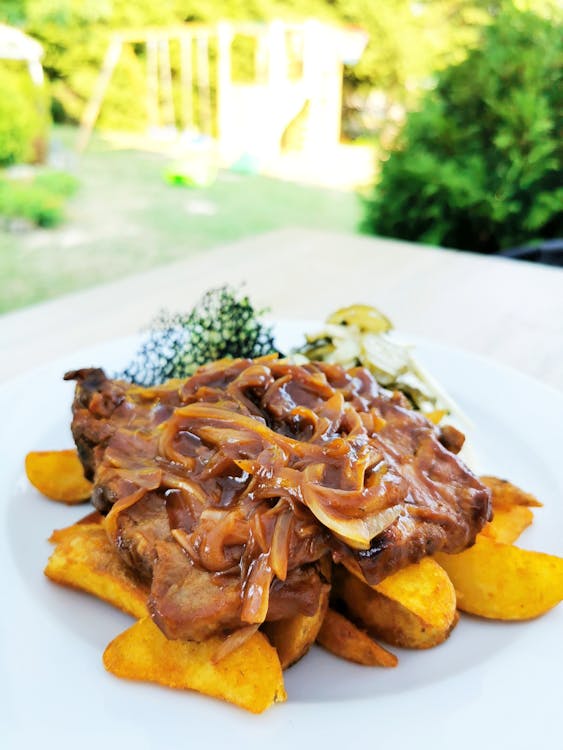 fresh beef liver showing iron-rich color for beef liver supplements benefits