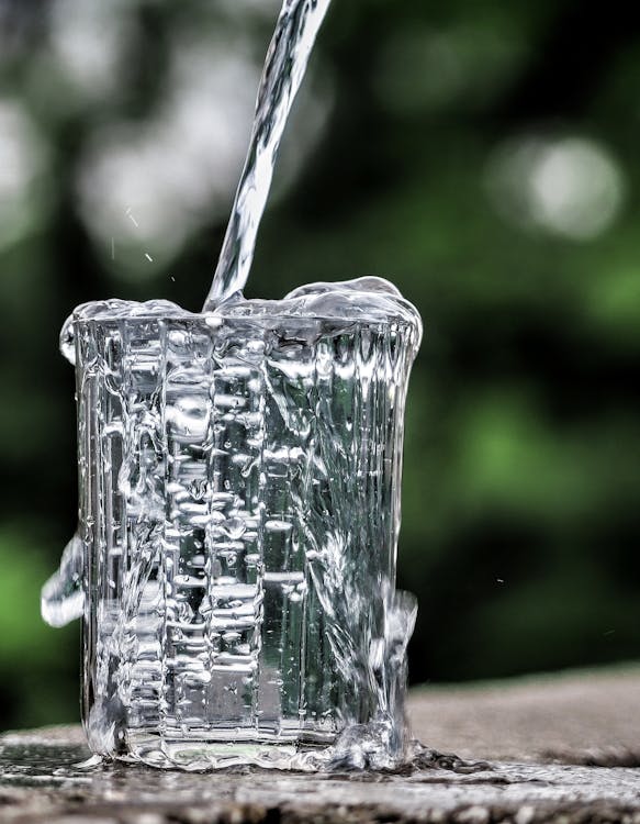 hydration with water supports d-mannose for uti prevention