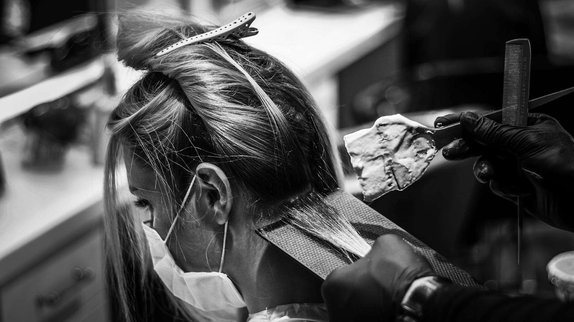 can dying hair cause thinning illustration