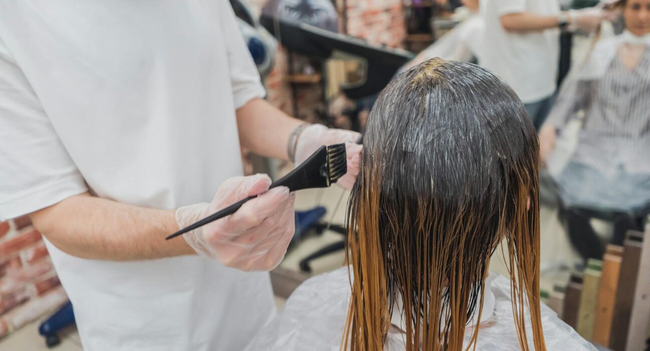 can dying hair cause thinning