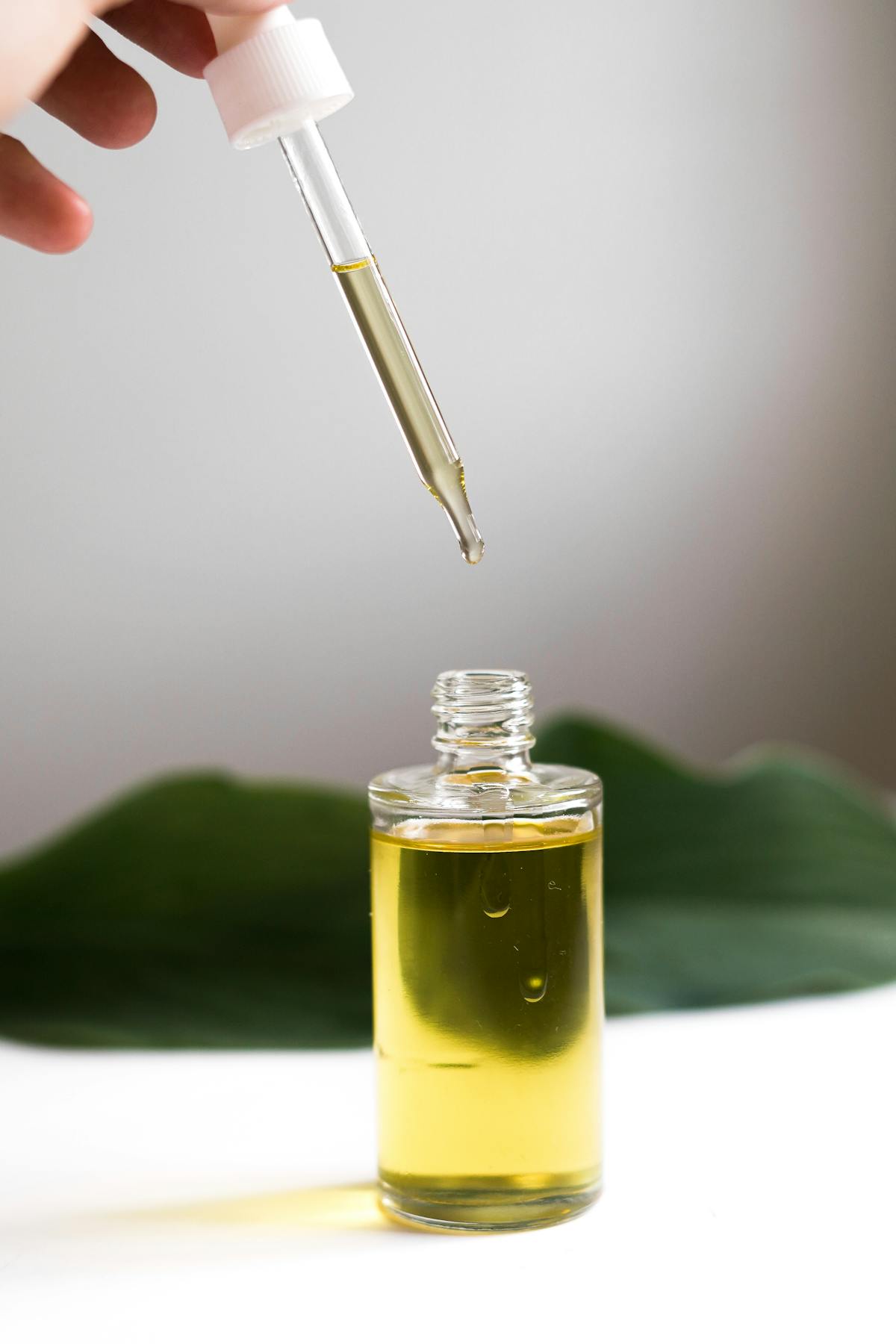Castor oil pack for liver setup with organic oil and flannel