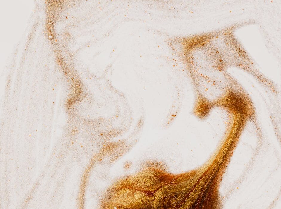 Mold spores on damp wall — subclinical exposure that does not feel like obvious sickness